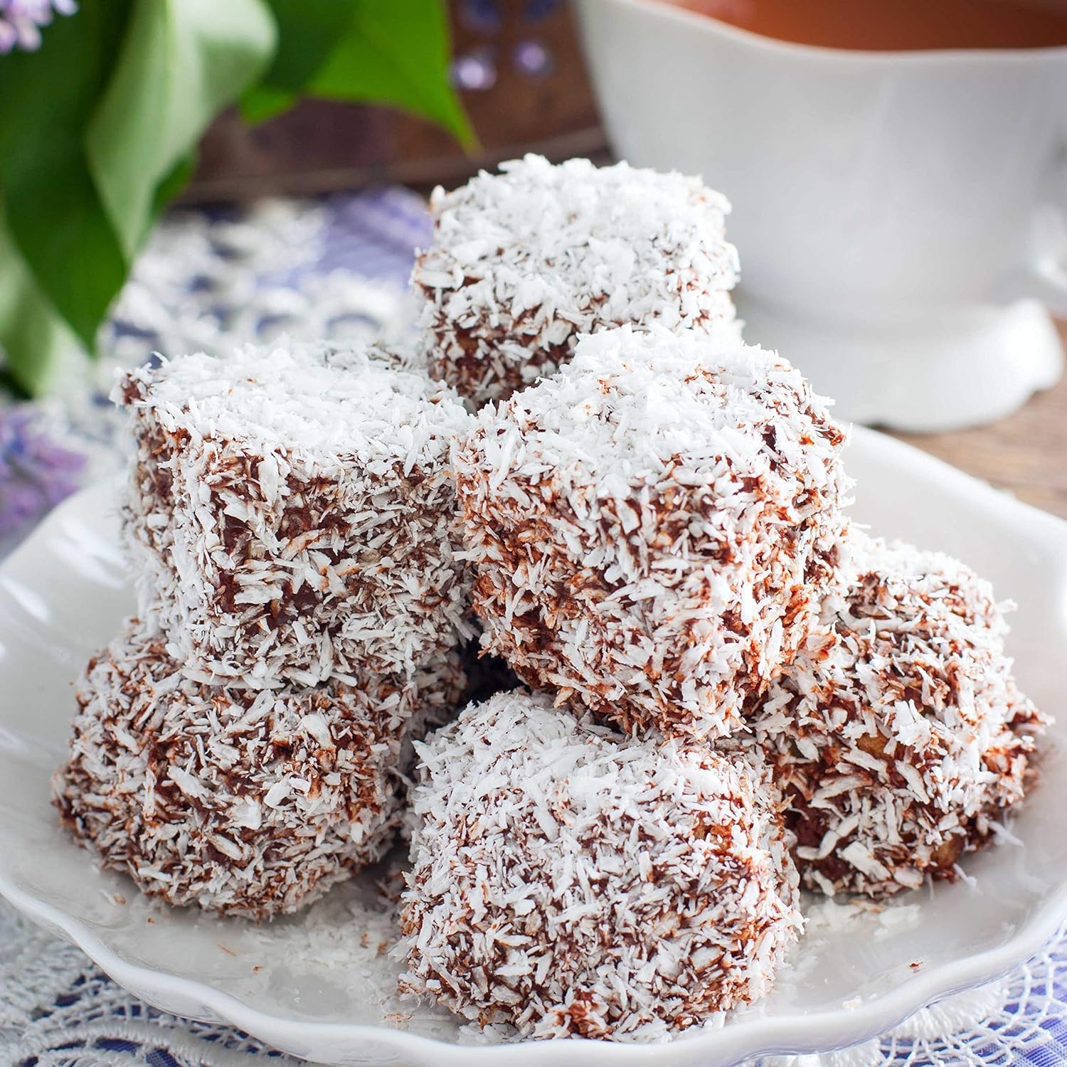 Anna and Sarah Organic Shredded Coconut, Unsweetened, Medium-Size, Perfect for Recipes, All Natural Flakes, in Resealable Bag, 1 Lb