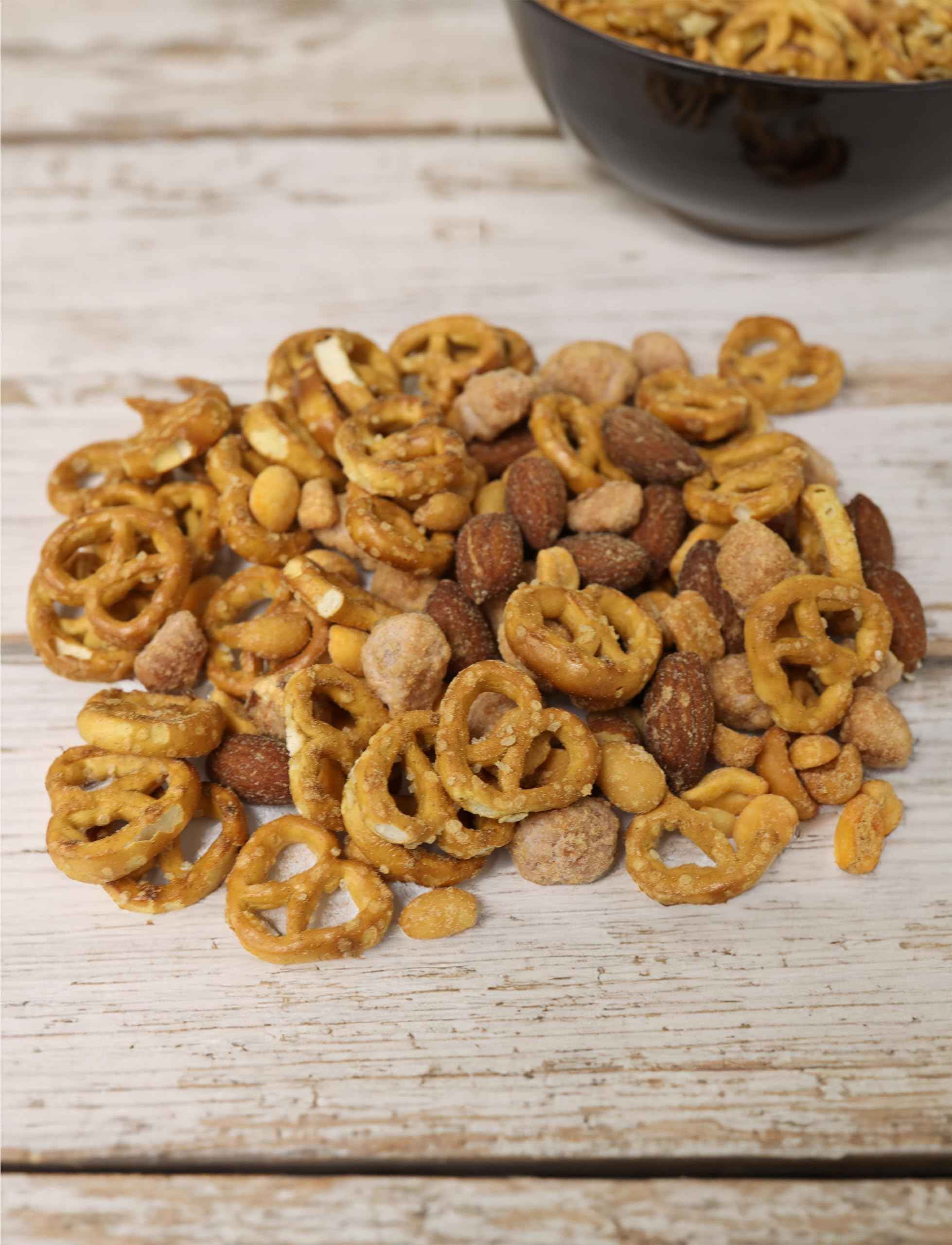 Anna and Sarah Sweet and Savory Deluxe Mix Honey Roasted Peanut, Spicy Peanut, Smoked Almonds, Toffee Peanut and Pretzels in Resealable Bag 2 Lbs
